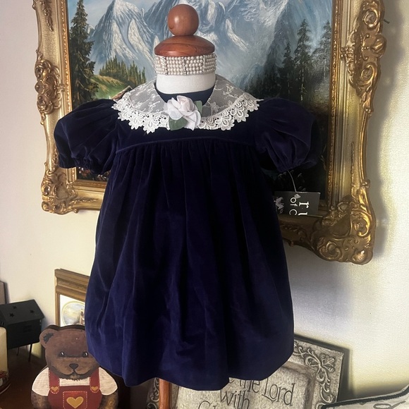 💜 Ruth of Carolina Purple Velvet
Lace Collar Dress 2T NWT 68.00 - Picture 1 of 6